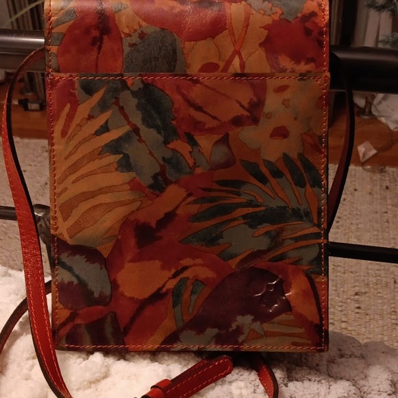Patricia Nash leather crossbody - Picture 4 of 5